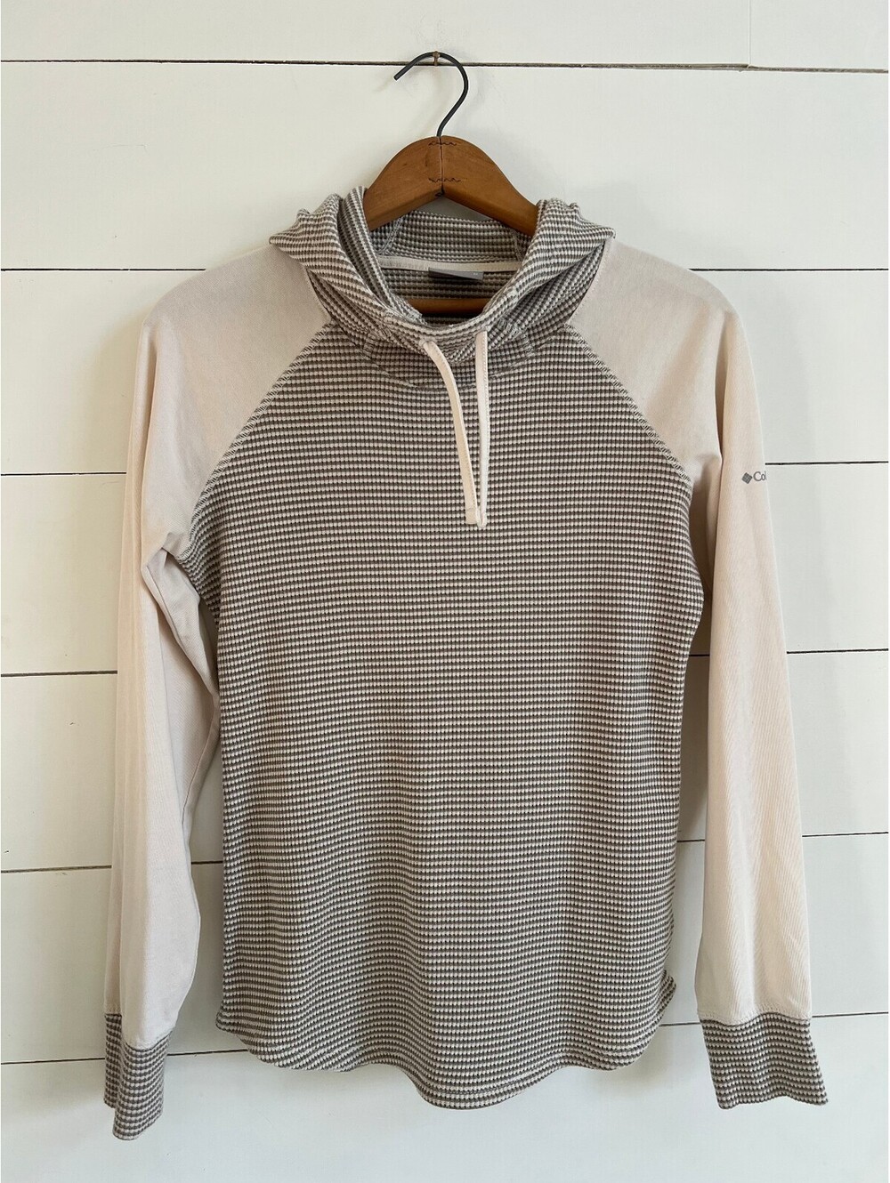 Columbia Women's Cascade Gorge Waffle Knit Hoodie Gray Cream Striped Size M